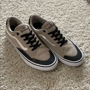 LIKE NEW Vans TNT Advanced Prototype Pure Cashmere